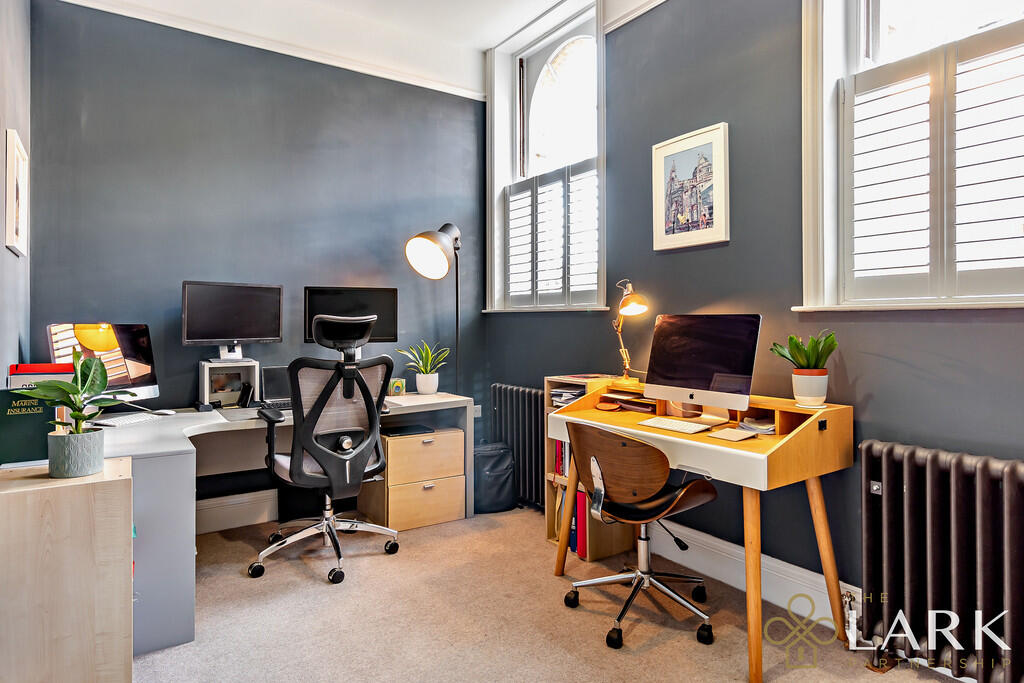 8664270-interiorW...