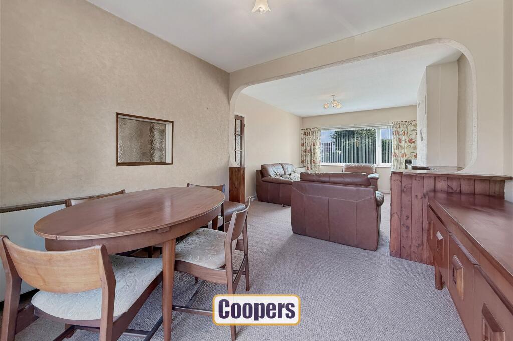 Lounge/Dining Room