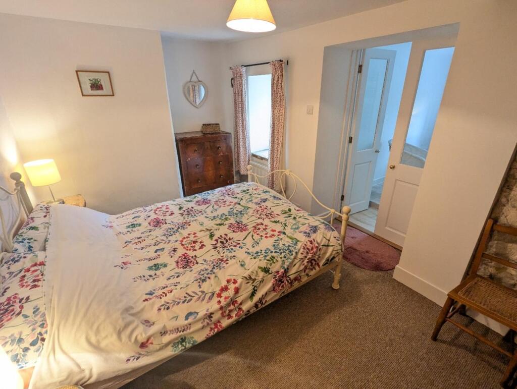 First floor double with ensuite (1).jpg