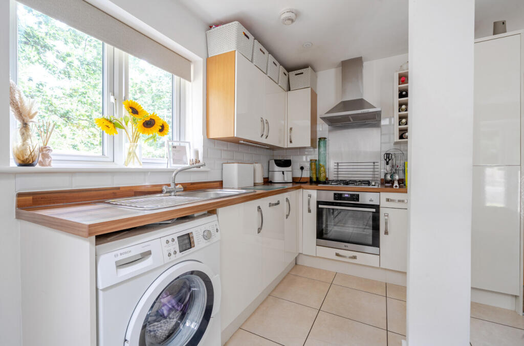 1328957-2-6880e11...