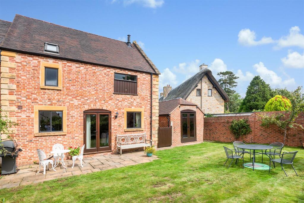 1 St Peters Court-7.jpg