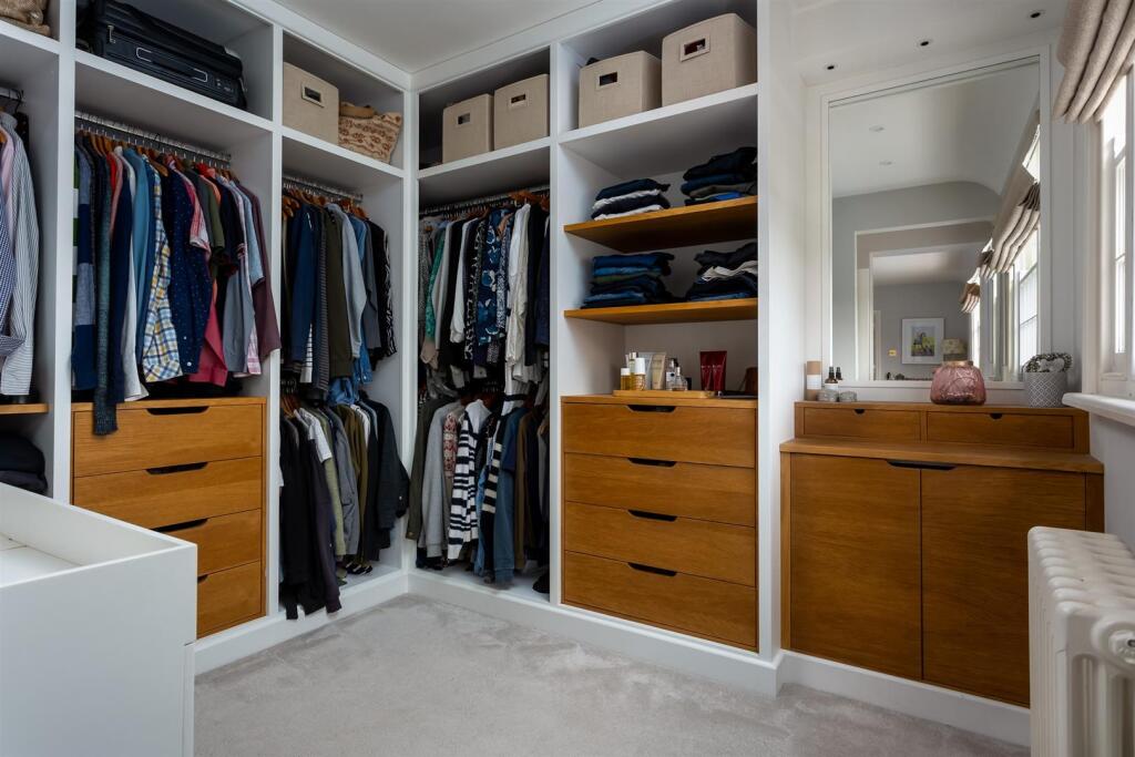 41 - Tynings House - GL51 4XF - Web.jpg