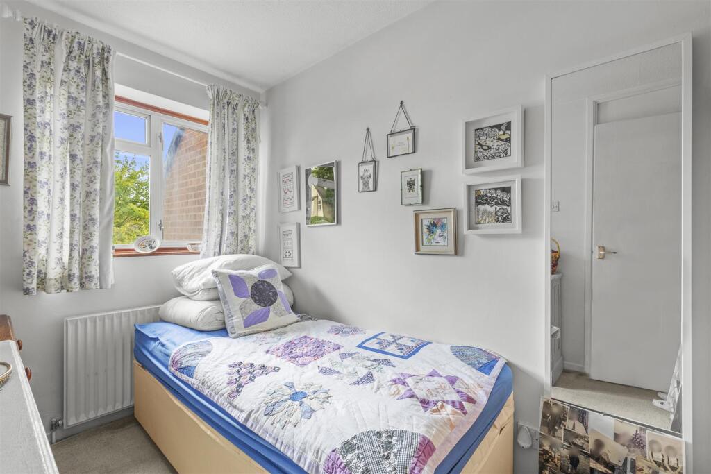 10 Portway Drive, HP12 4AU-1.jpg