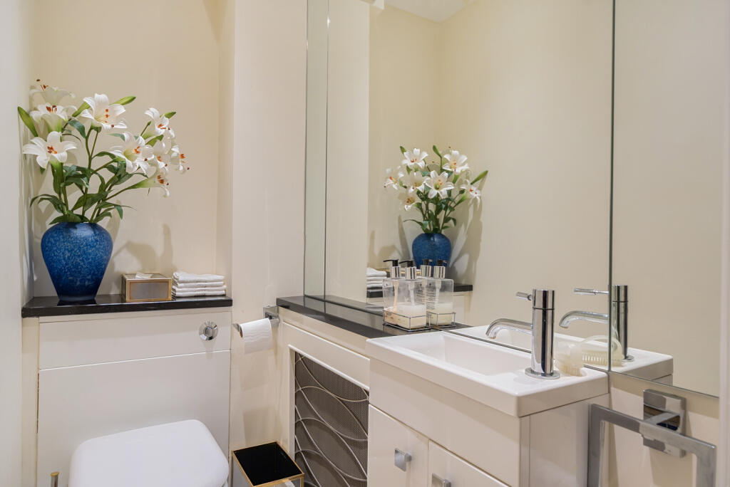 1380851-10-691716...