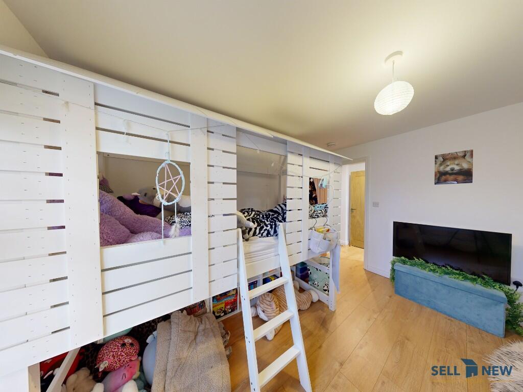 Guest bedroom 