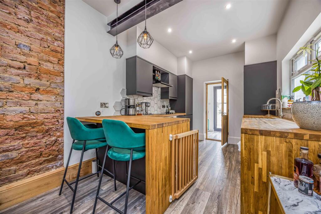 102 Jubilee Road, Southsea-Small-PorticoMarketing-