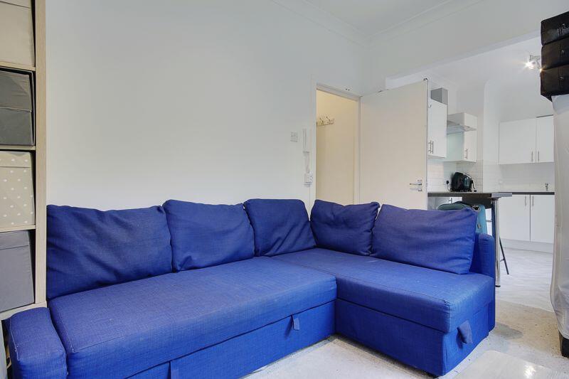 Lounge/Bedroom Area