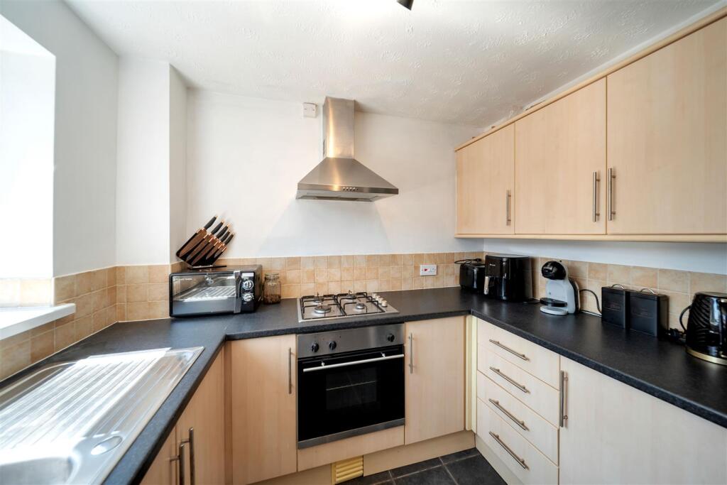 38 Rendlesham Rd-17.jpg