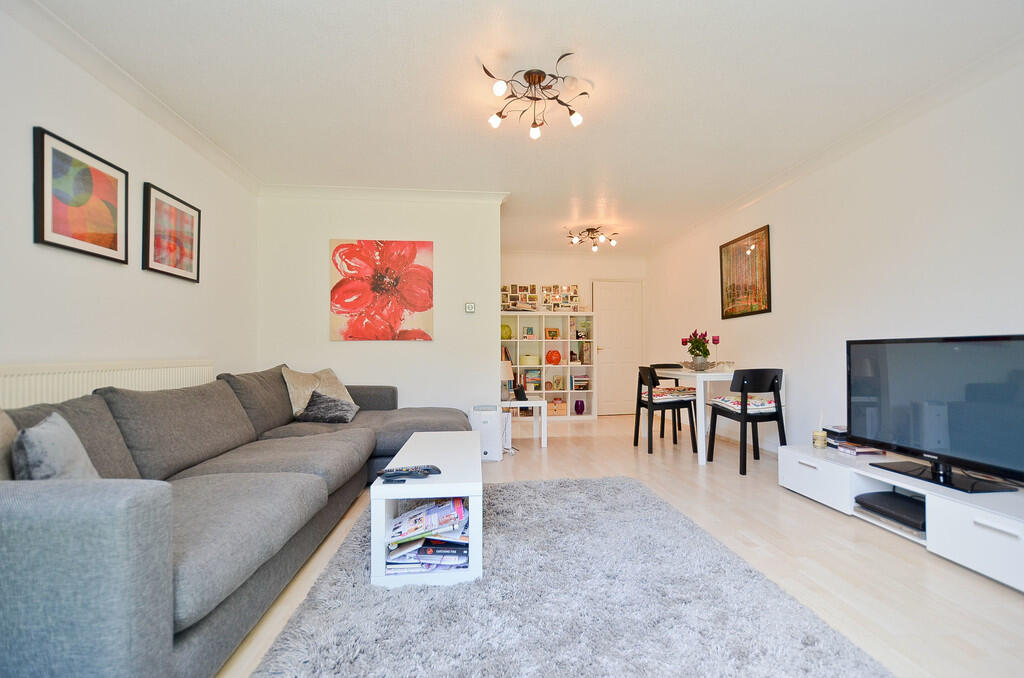 20 Foxwood Green ...