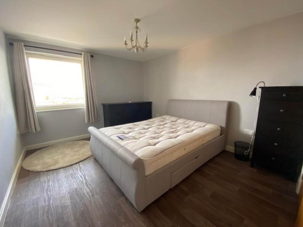 210 Lyon - Bedroom