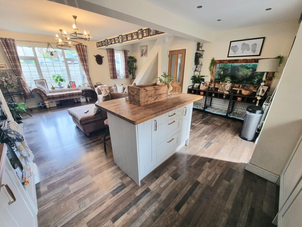 Lounge/Kitchen