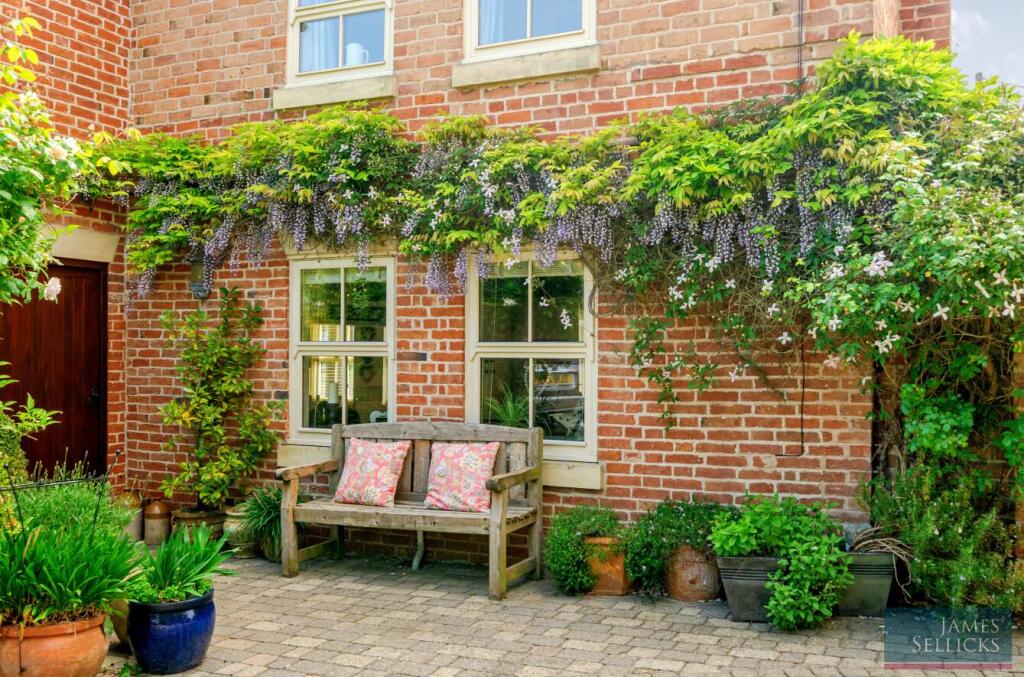 Patio entertaining area