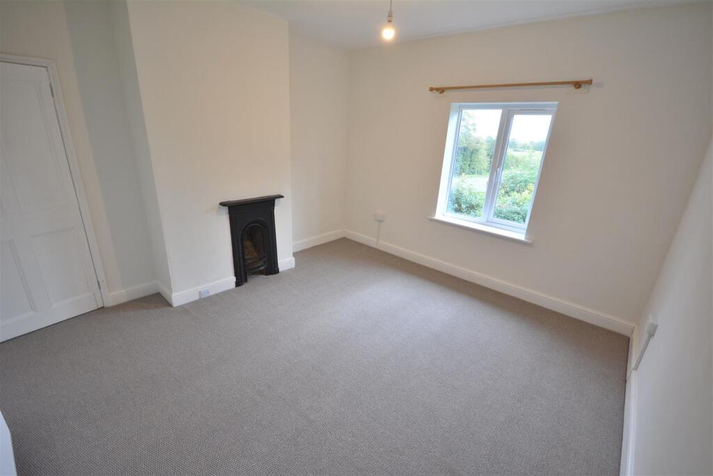 Bedroom 4.JPG