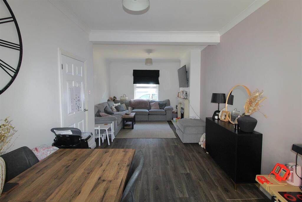 Living Room/Dining Room