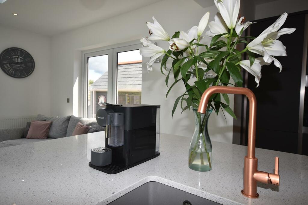 Kitchen fittings.JPG