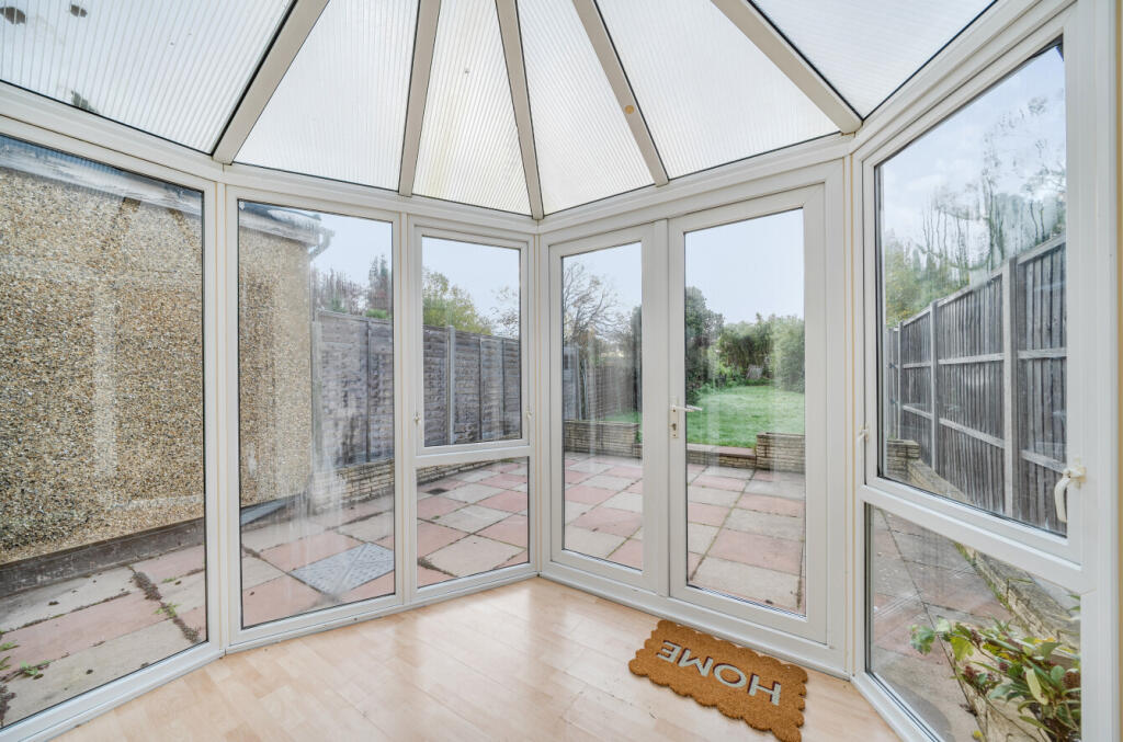 1371790-6-68f894b...