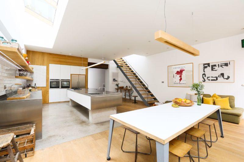 Kitchen/dining...