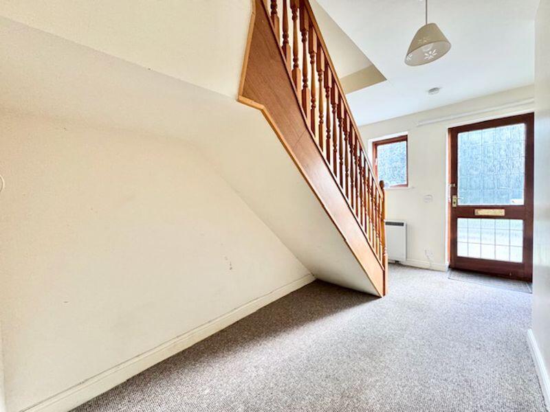 Entrance hall view 2