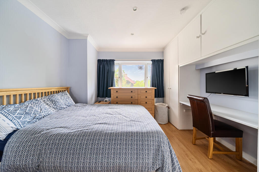 1348903-20-68b976...