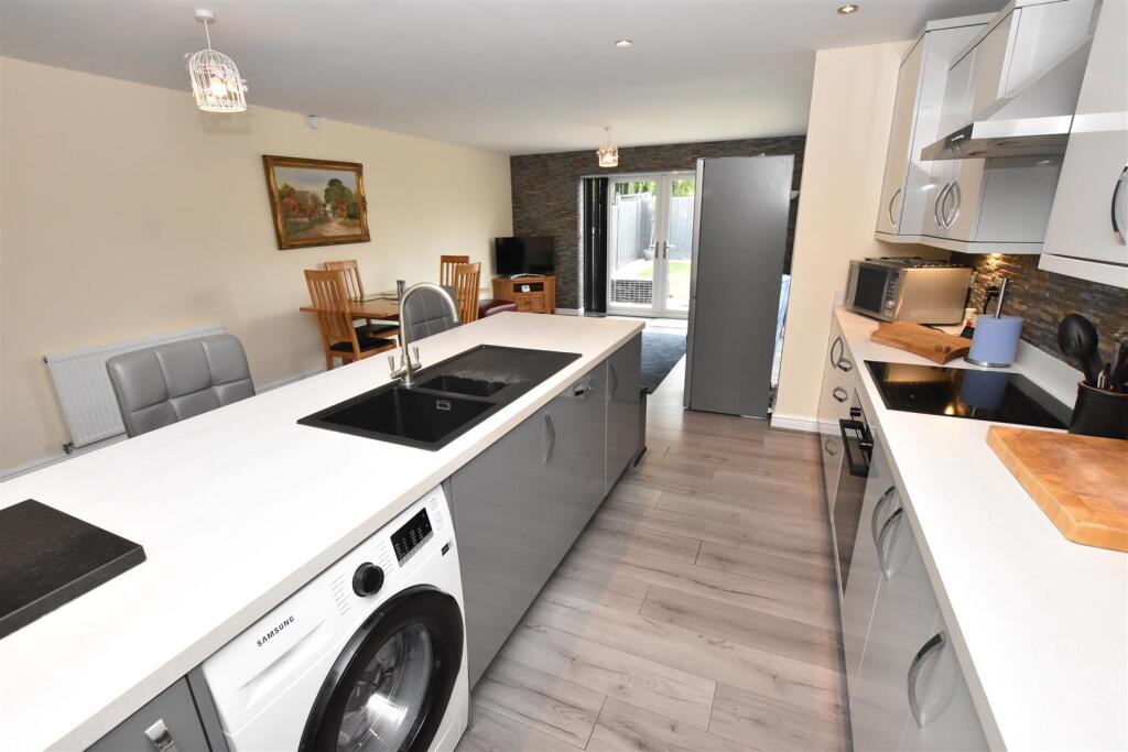 OPEN PLAN  KITCHEN DINING ROOM