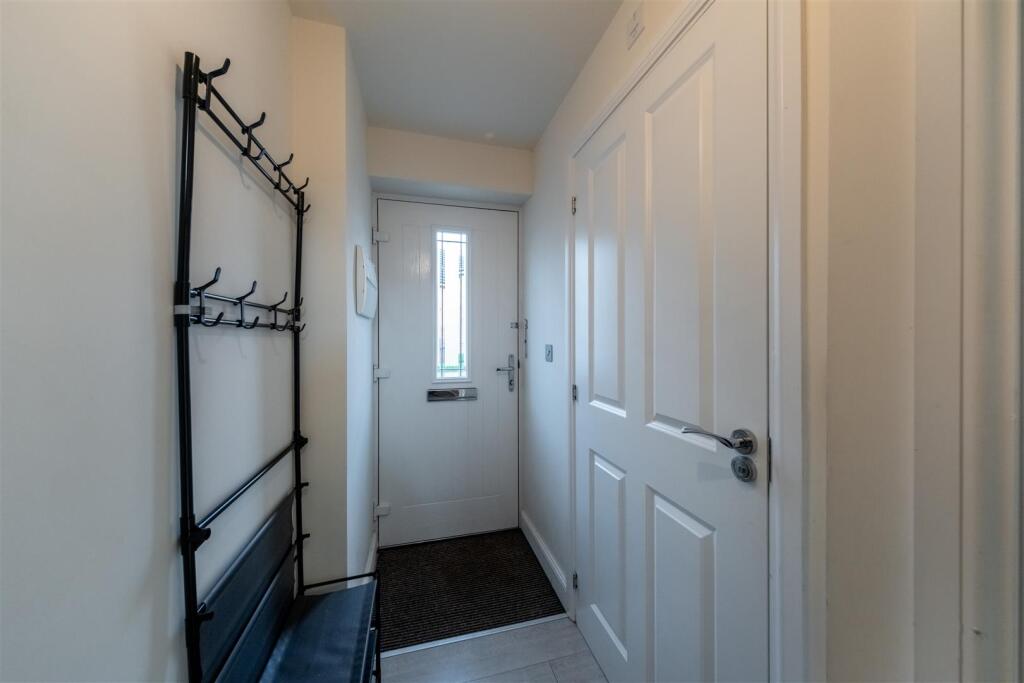 3 Dahlia Crescent-010.jpg