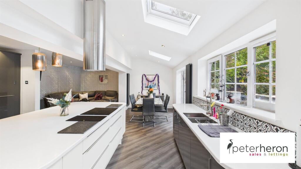 Open Plan Kitchen/Living &amp; Dining Area