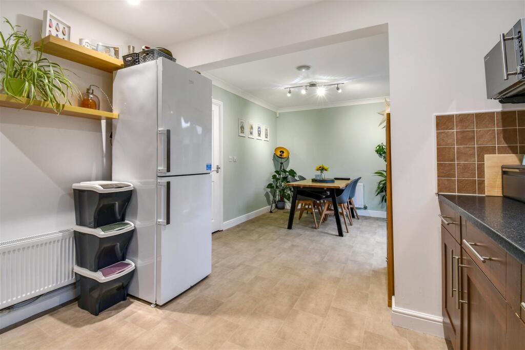 KITCHEN DINING