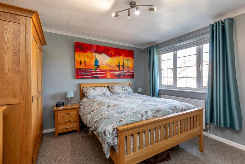 Hill End Drive, Henbury Bed 1.jpg