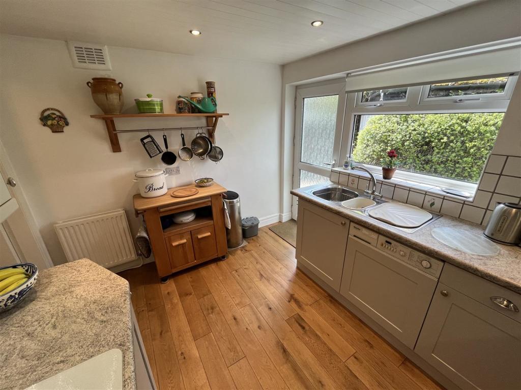 Kitchen Aspect 3.jpg