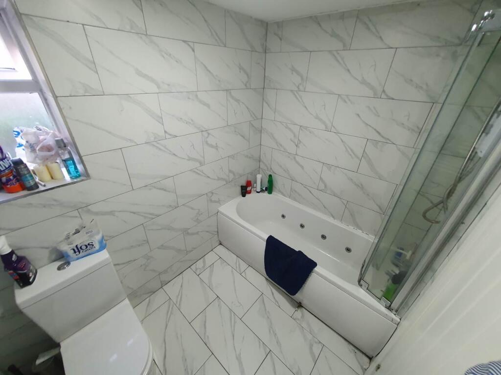 Ground floor bathroo