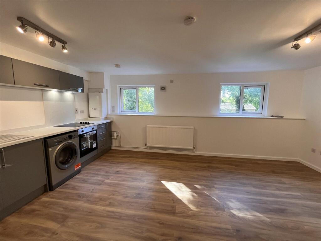 Kitchen / Lounge