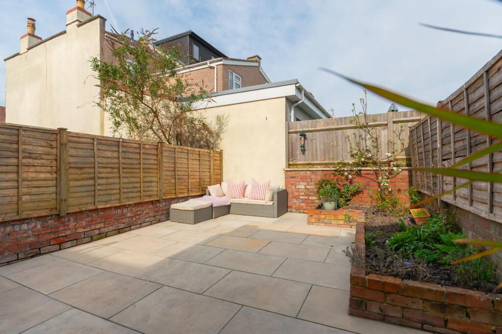 7H7AVP - External C.jpg