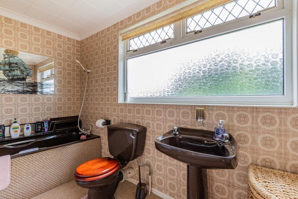 Wimbourne Crescent 14-19.jpg