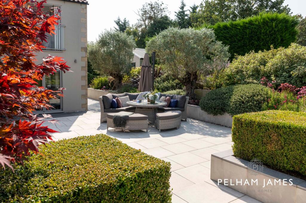 Garden - Laburnum, Barnack