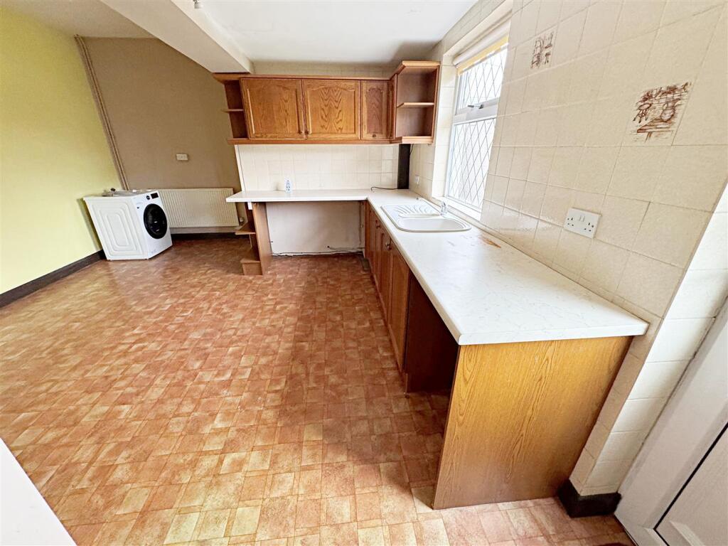 KITCHEN/BREAKFAST ROOM