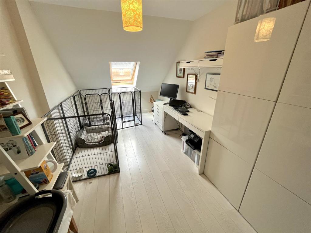 Bedroom 4.jpg