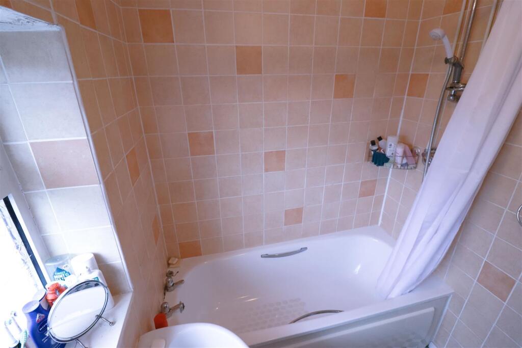 Bathroom-1b---IMG_0776.jpg