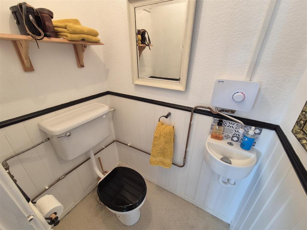 Guest Cloakroom
