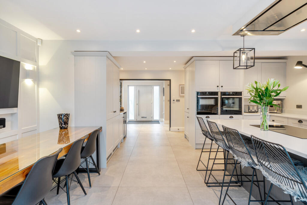 1383560-11-691f30...