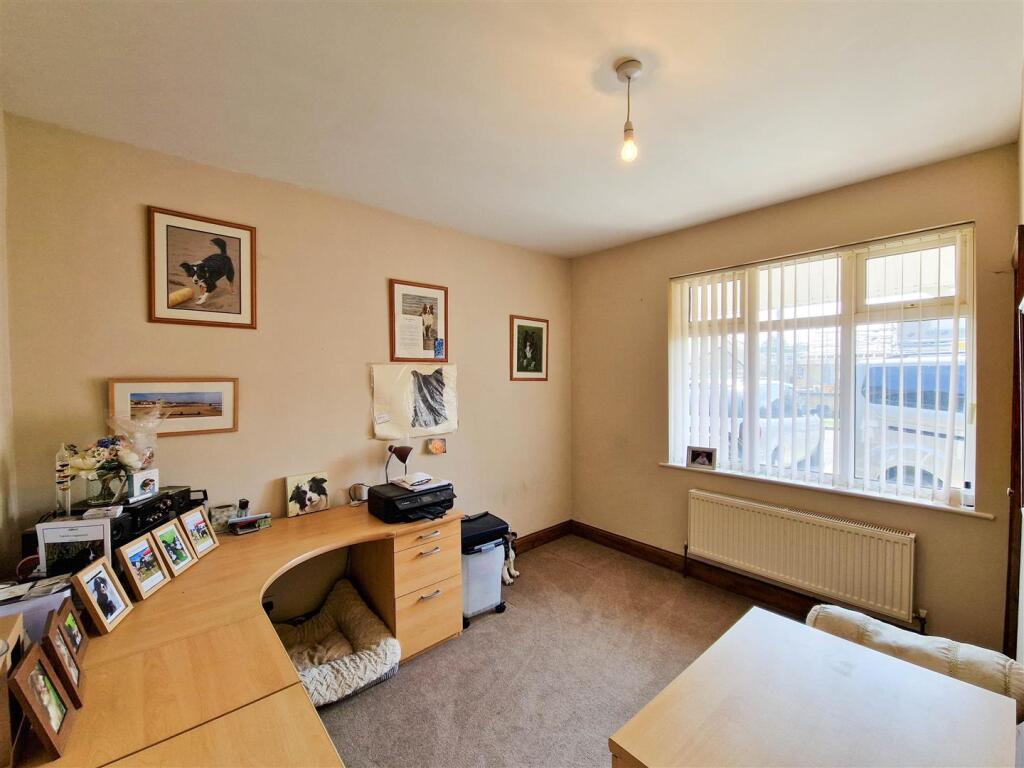 Double bedroom/reception room