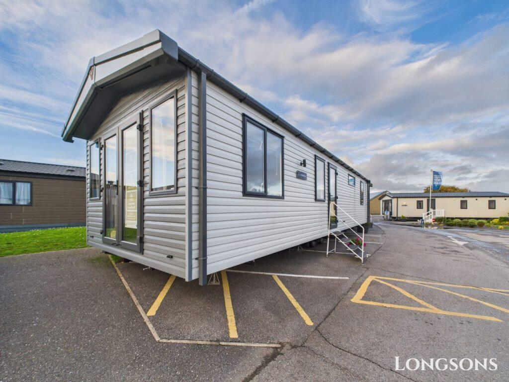 Cam02173g0 Pr0277 Still025