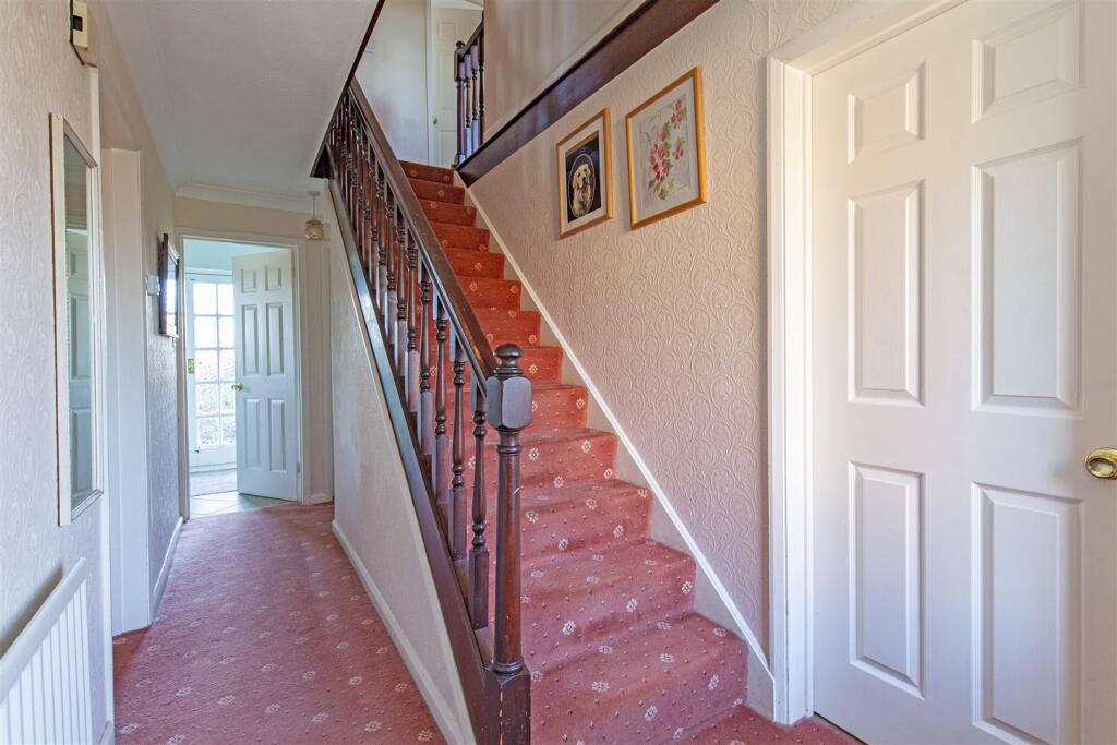 Entrance Hall-1.jpg