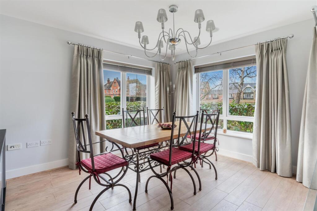 MULBERYY CLOSE (31).jpg