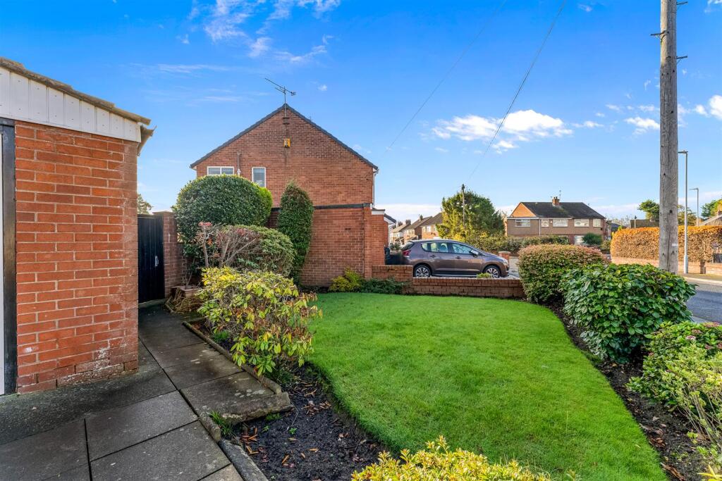 72 Sinclair Avenue side garden.jpg