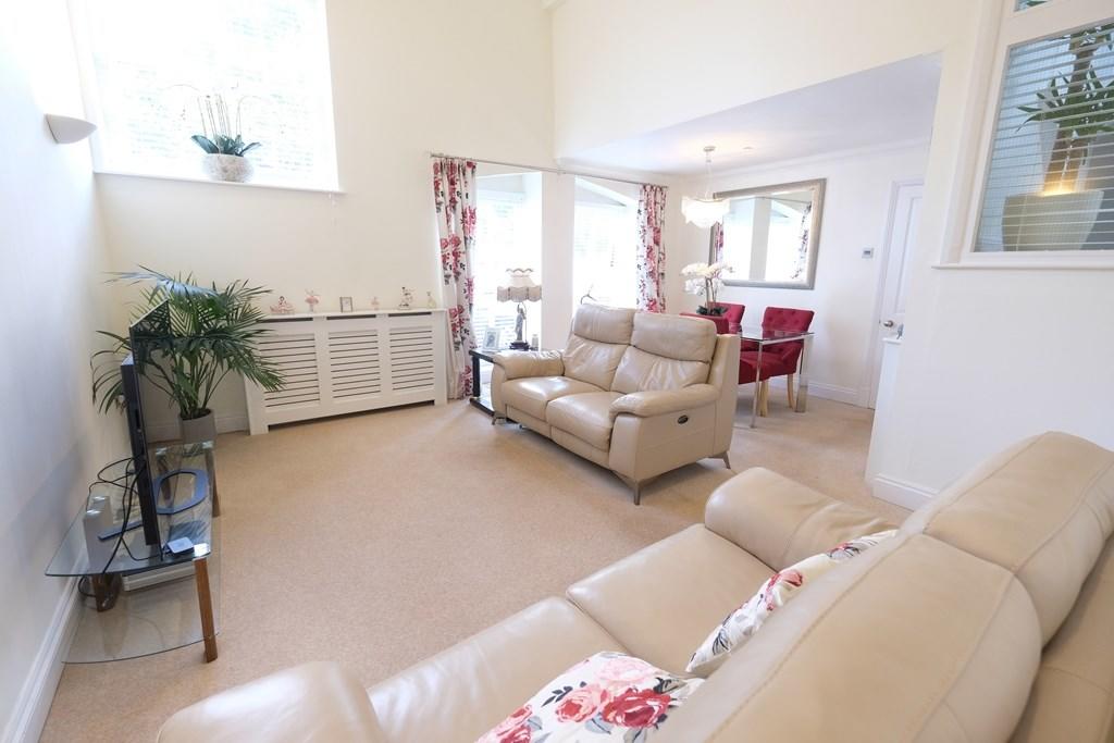 OPEN PLAN ROOM