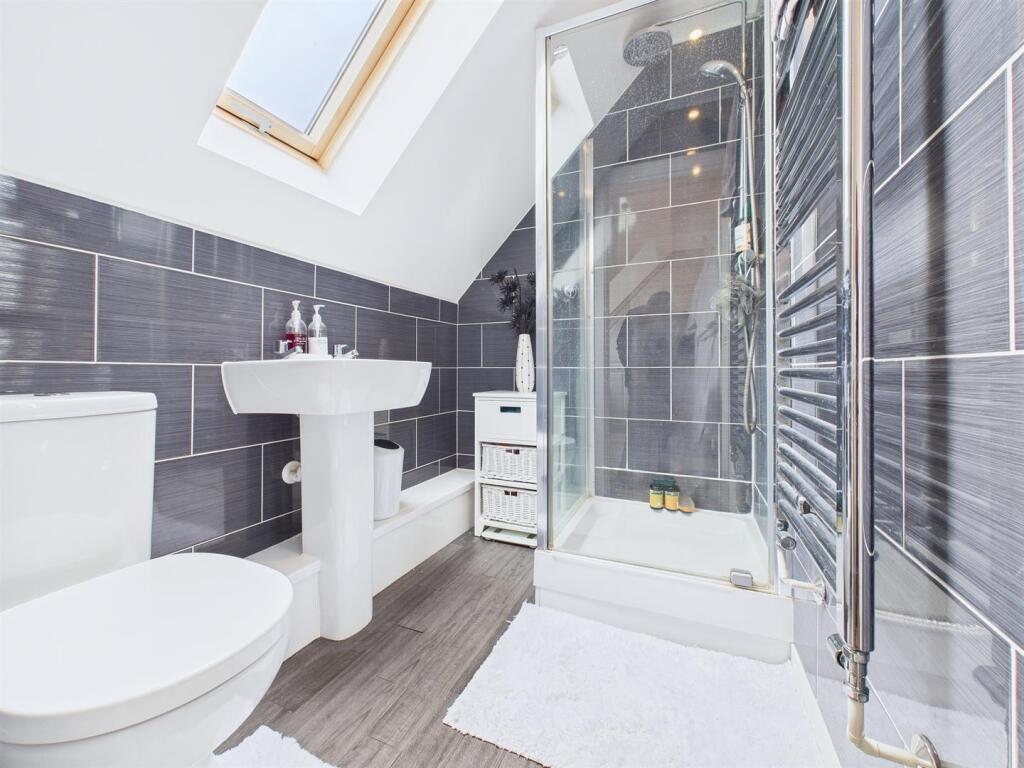 En-Suite 1