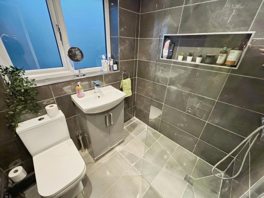 Shower Room/Wc