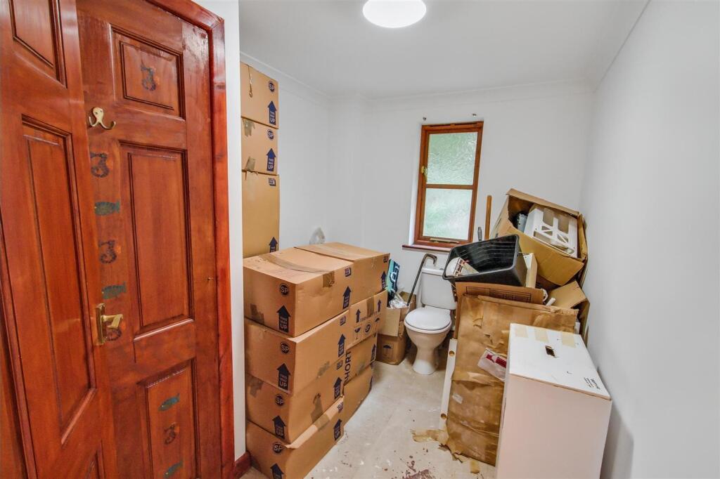 Bathroom (in need of completing)