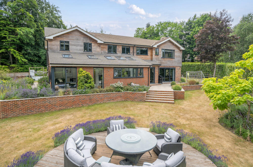 1310935-1-685c437...