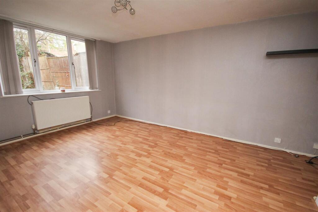 lounge 2.JPG